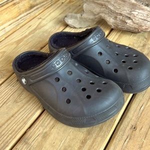 Classic lined Croc charcoal grey size M6/W8